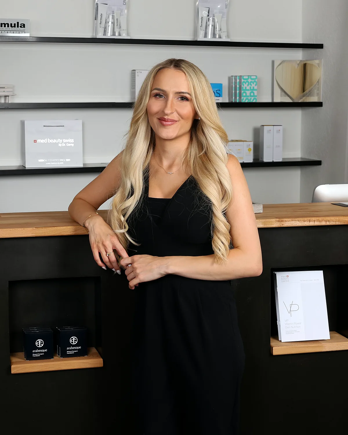Chiara Zoé Renggli am Empfang des Studios Beauty und Relax in Huttwil